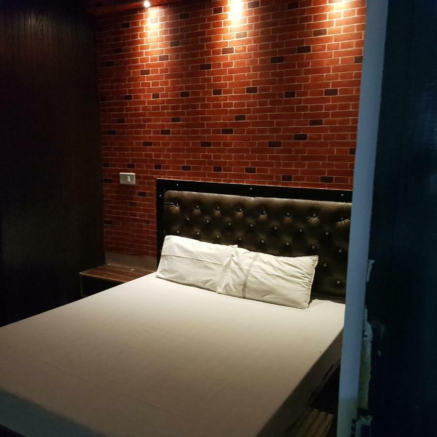 Hotel Varanasi Ganges Zewnętrze zdjęcie