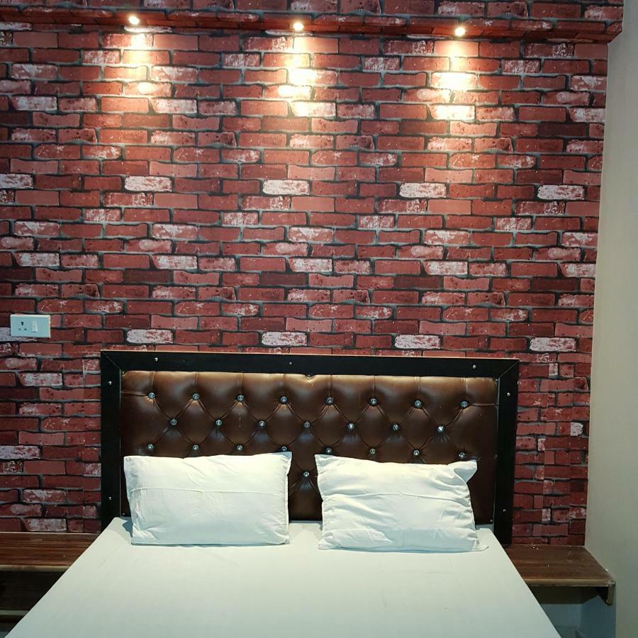 Hotel Varanasi Ganges Zewnętrze zdjęcie