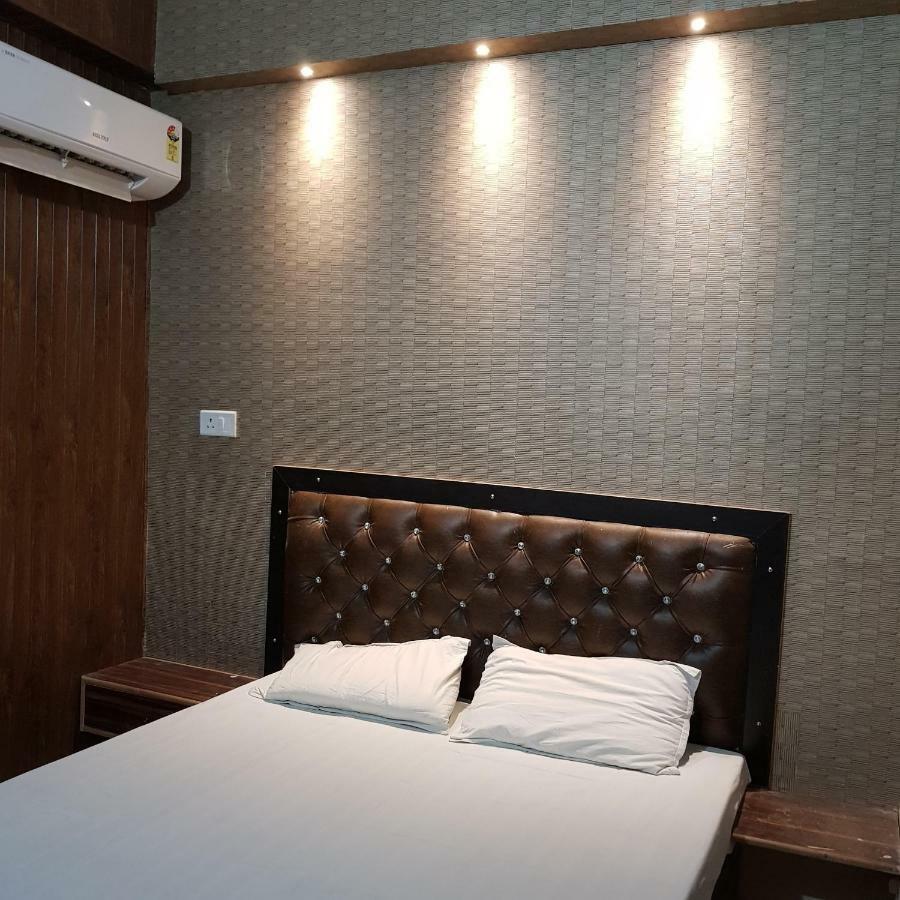 Hotel Varanasi Ganges Zewnętrze zdjęcie
