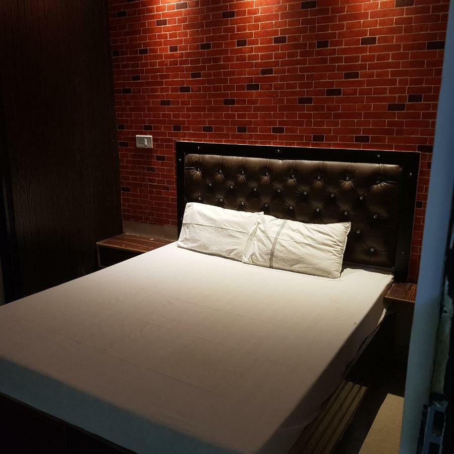 Hotel Varanasi Ganges Zewnętrze zdjęcie