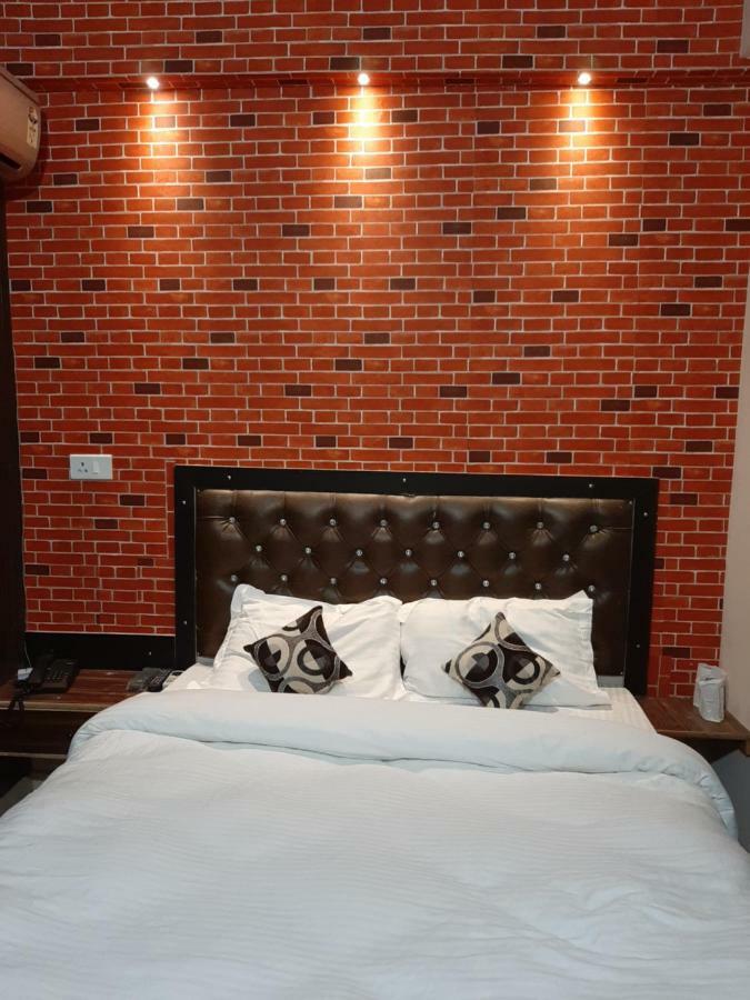 Hotel Varanasi Ganges Zewnętrze zdjęcie