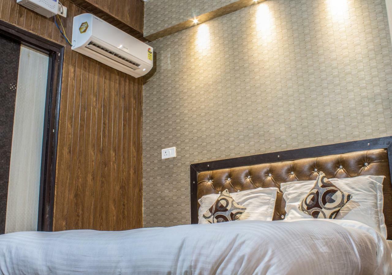 Hotel Varanasi Ganges Zewnętrze zdjęcie